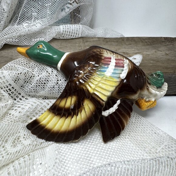 Vintage Japan Ceramic Flying Mallard Duck Wall Pocket Planter - Picture 3 of 7